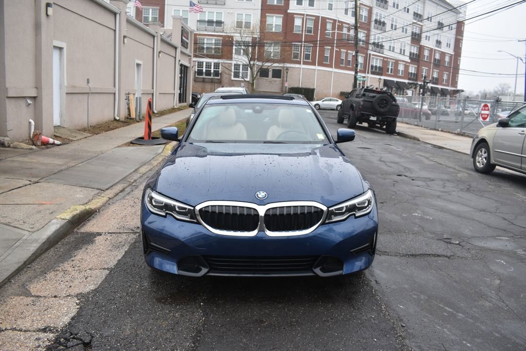 Used 2022 BMW 330e 330e iPerformance image 2