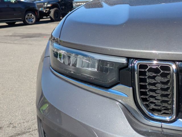 Used 2022 Jeep Grand Cherokee Overland w/ Luxury Tech Group IV image 10