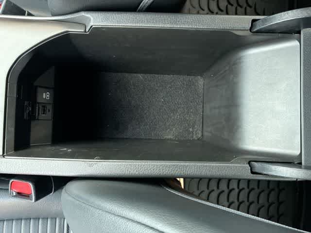 Used 2021 Toyota Camry SE w/ Convenience Package FWD image 27
