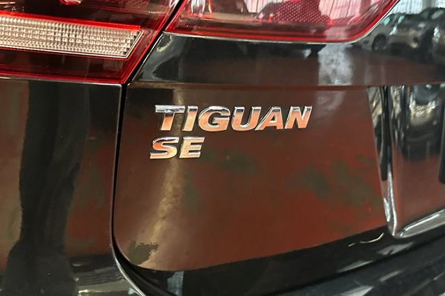 Used 2021 Volkswagen Tiguan SE image 36