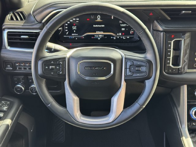 Used 2023 GMC Yukon Denali AWD/4WD image 16