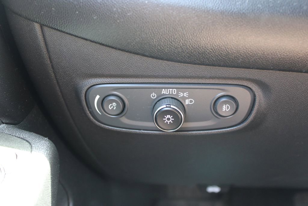 Used 2021 Chevrolet Equinox LT image 23