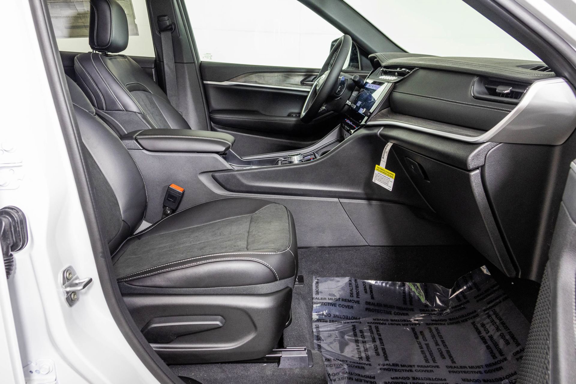 New 2026 Jeep Grand Cherokee Altitude image 44