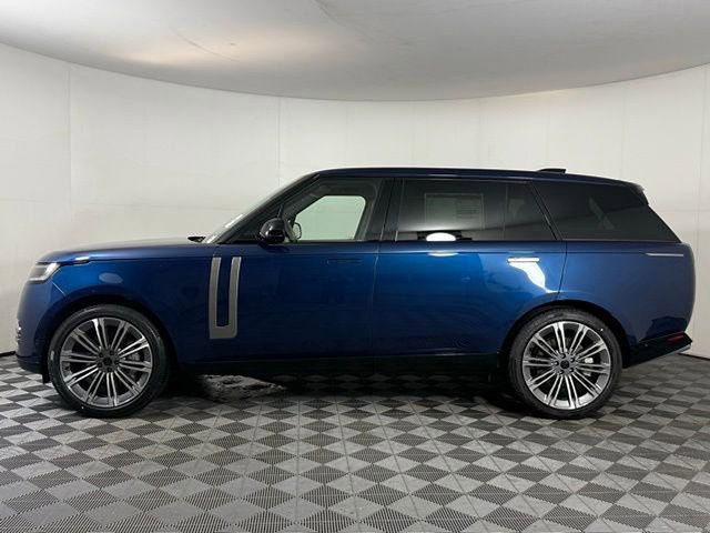 New 2026 Land Rover Range Rover Long Wheelbase SE AWD/4WD image 3
