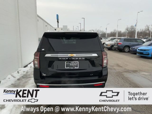 Used 2024 Chevrolet Suburban LT image 7