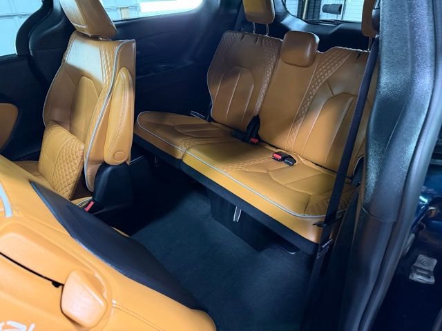 Used 2023 Chrysler Pacifica Pinnacle image 11