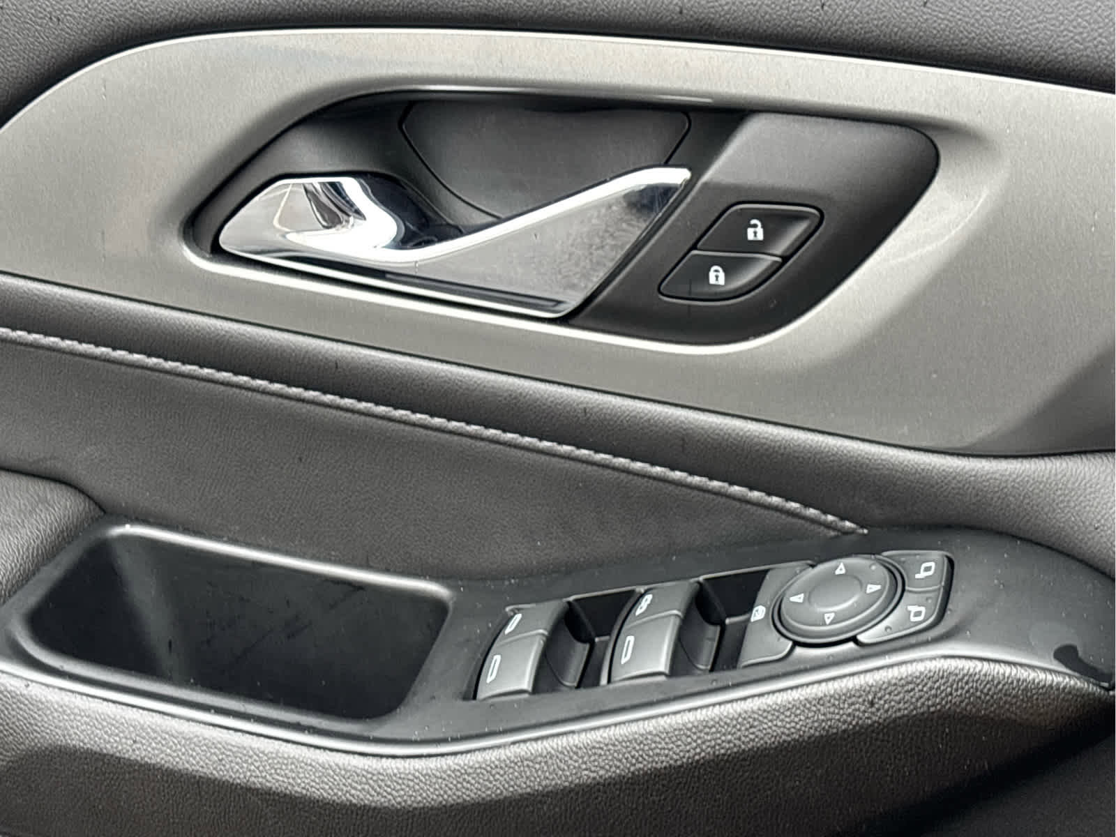 Used 2023 Chevrolet Traverse LT image 26