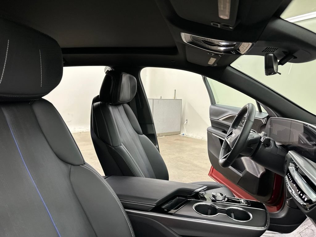 Certified 2025 Cadillac Lyriq Luxury w/ LPO, Floor Liner Package AWD/4WD image 20