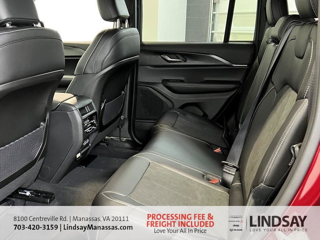 New 2025 Jeep Grand Cherokee Altitude image 21