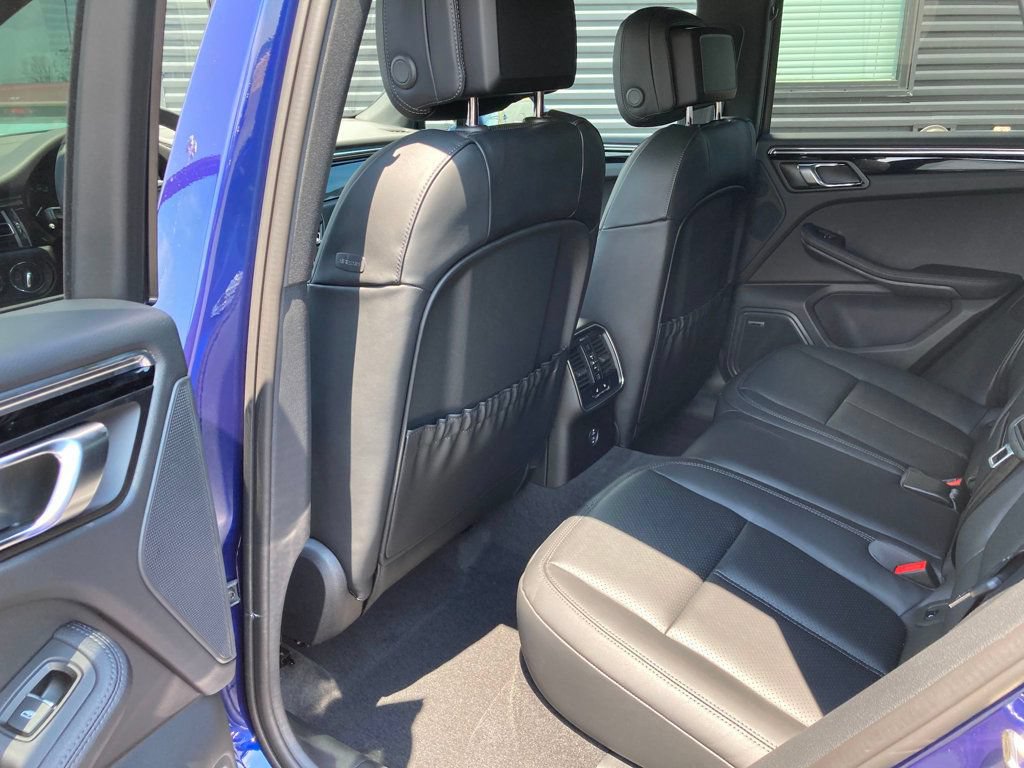 Used 2024 Porsche Macan AWD/4WD image 18