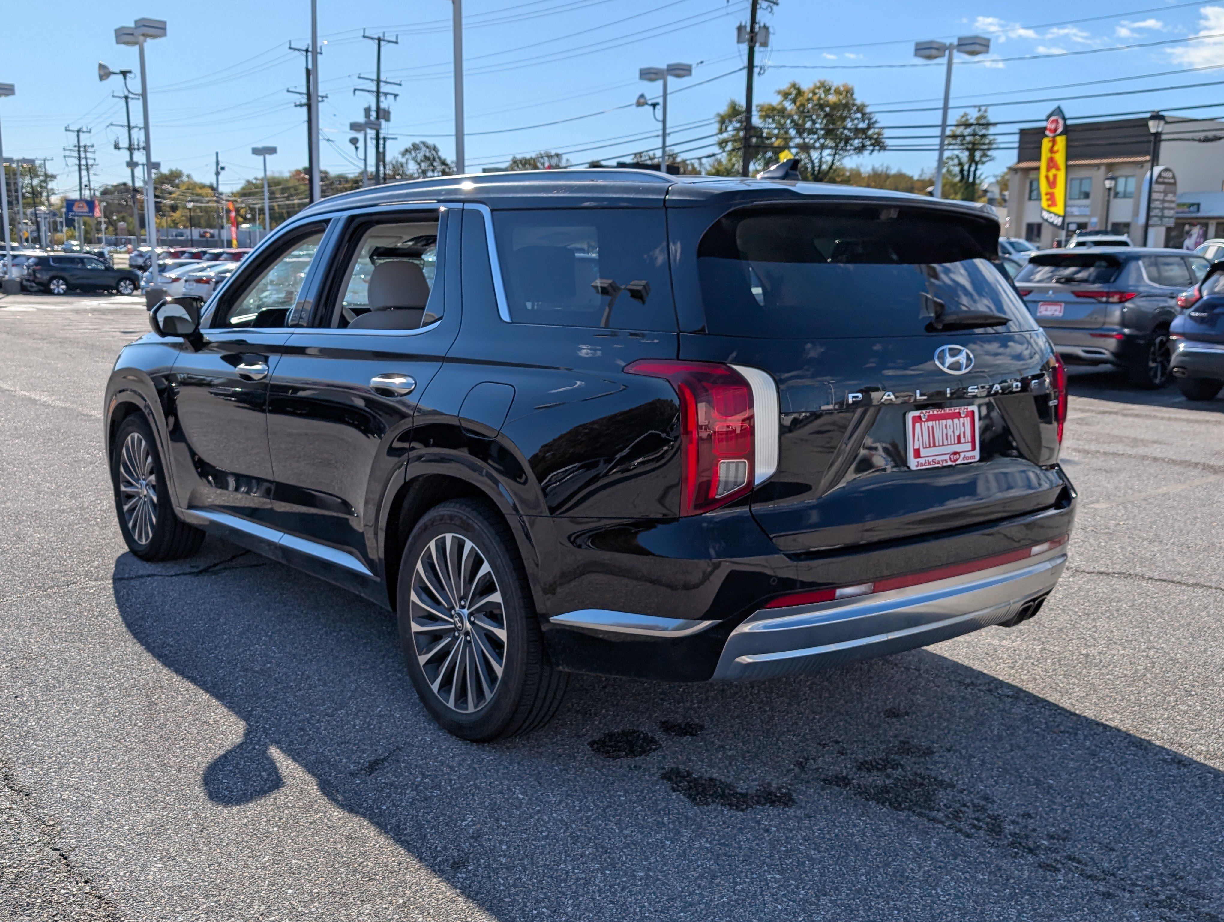 Used 2024 Hyundai Palisade Calligraphy image 5