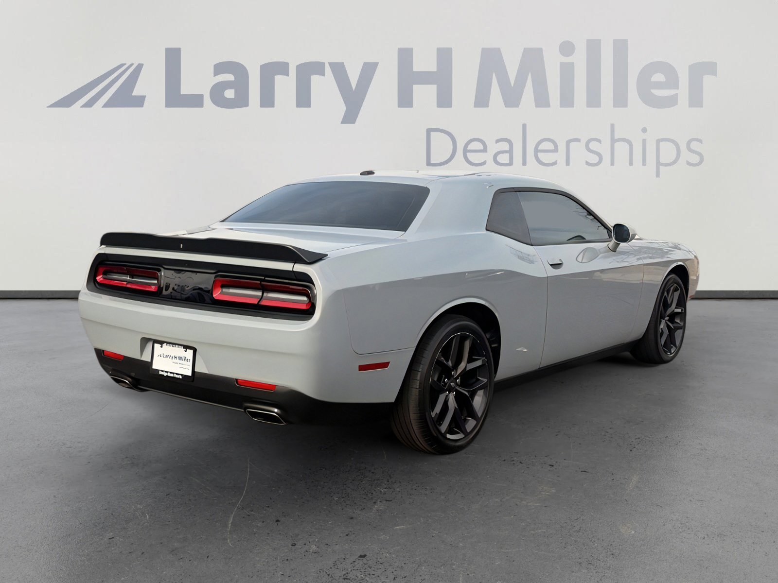 Used 2021 Dodge Challenger SXT w/ Blacktop Package image 5