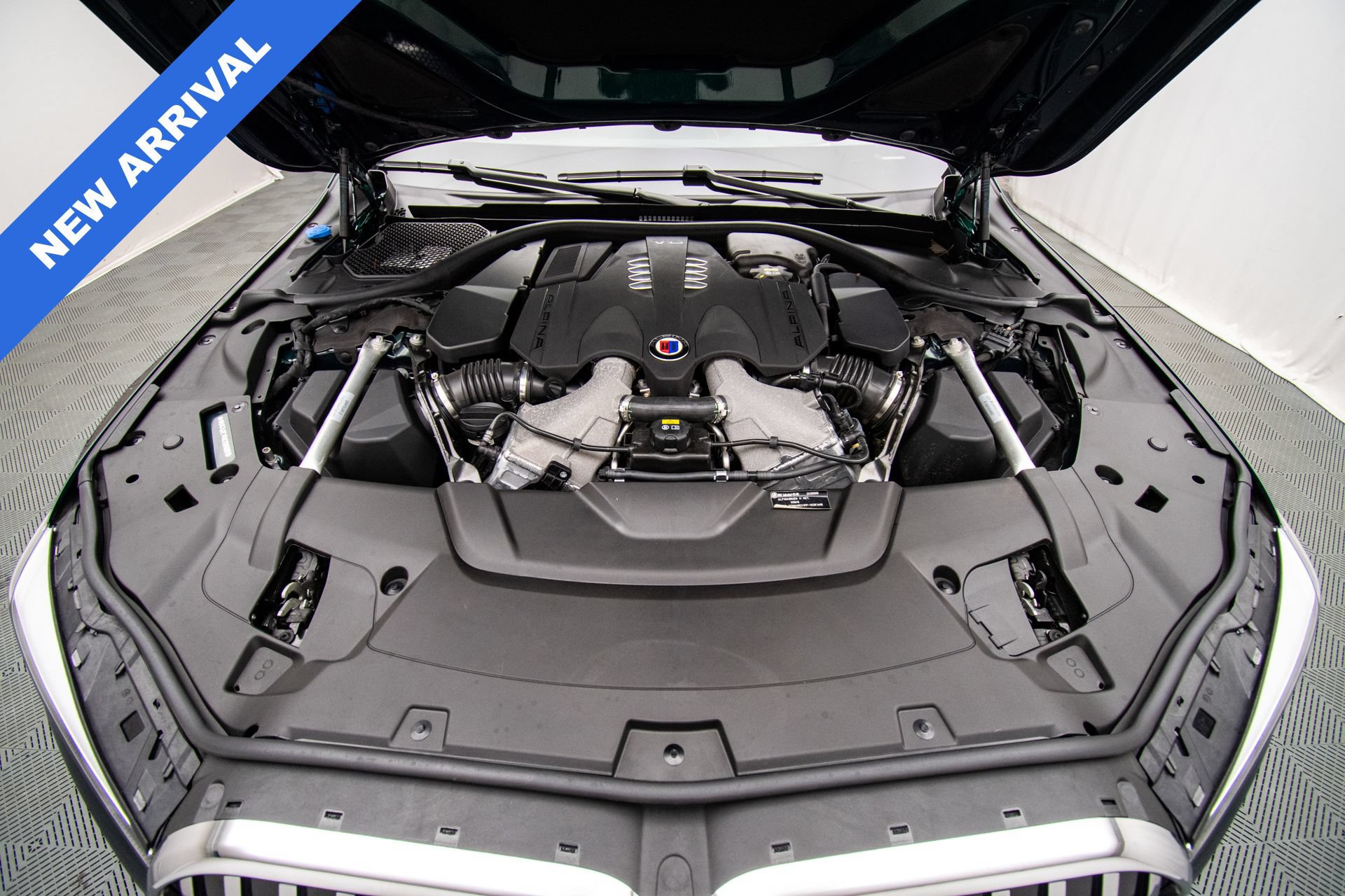 Used 2022 BMW ALPINA B7 xDrive w/ Luxury Rear Seating Package AWD/4WD image 37