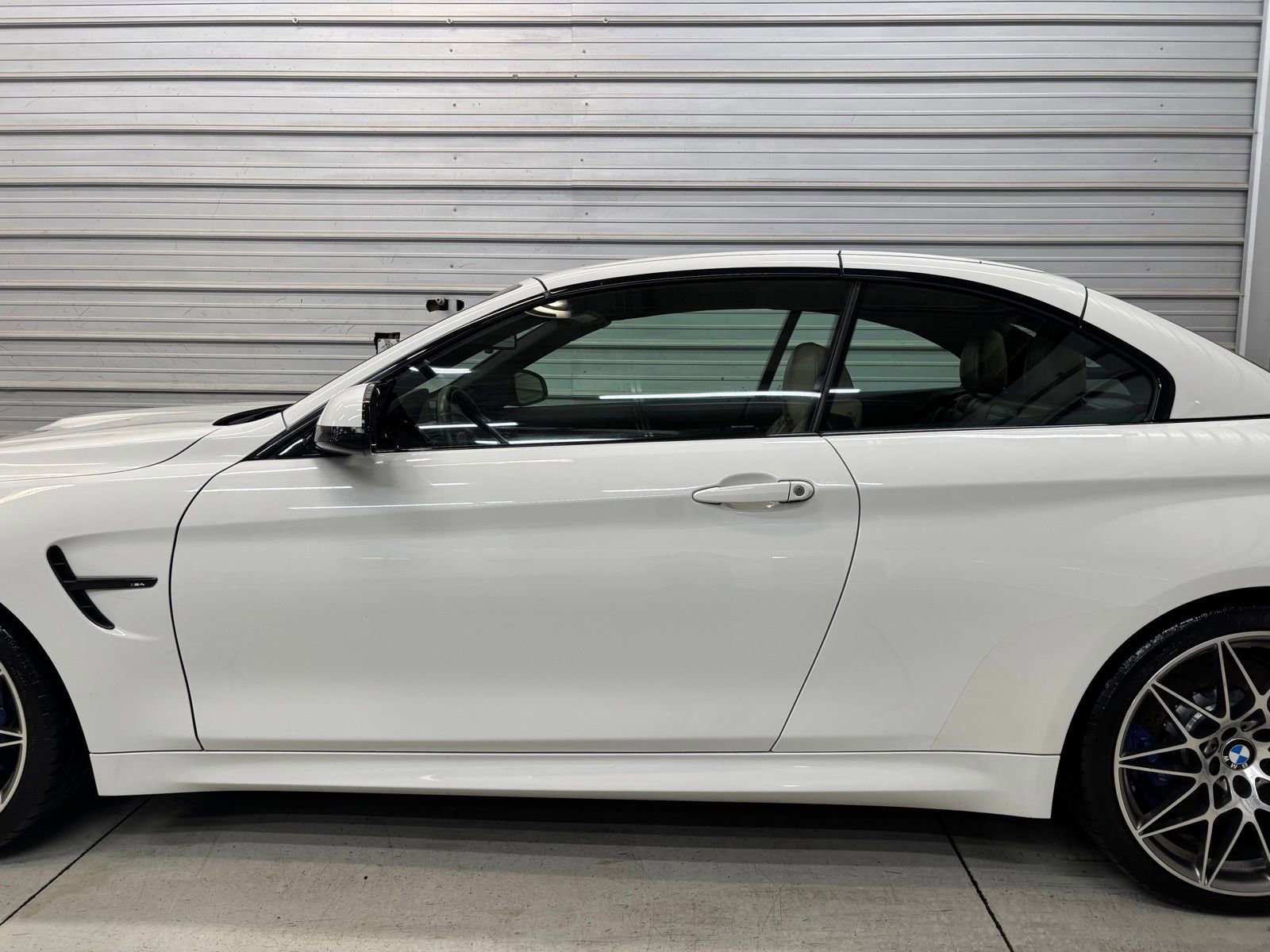 Used 2016 BMW M4 Convertible image 10