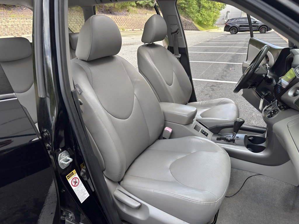 Used 2007 Toyota RAV4 Limited AWD/4WD image 28