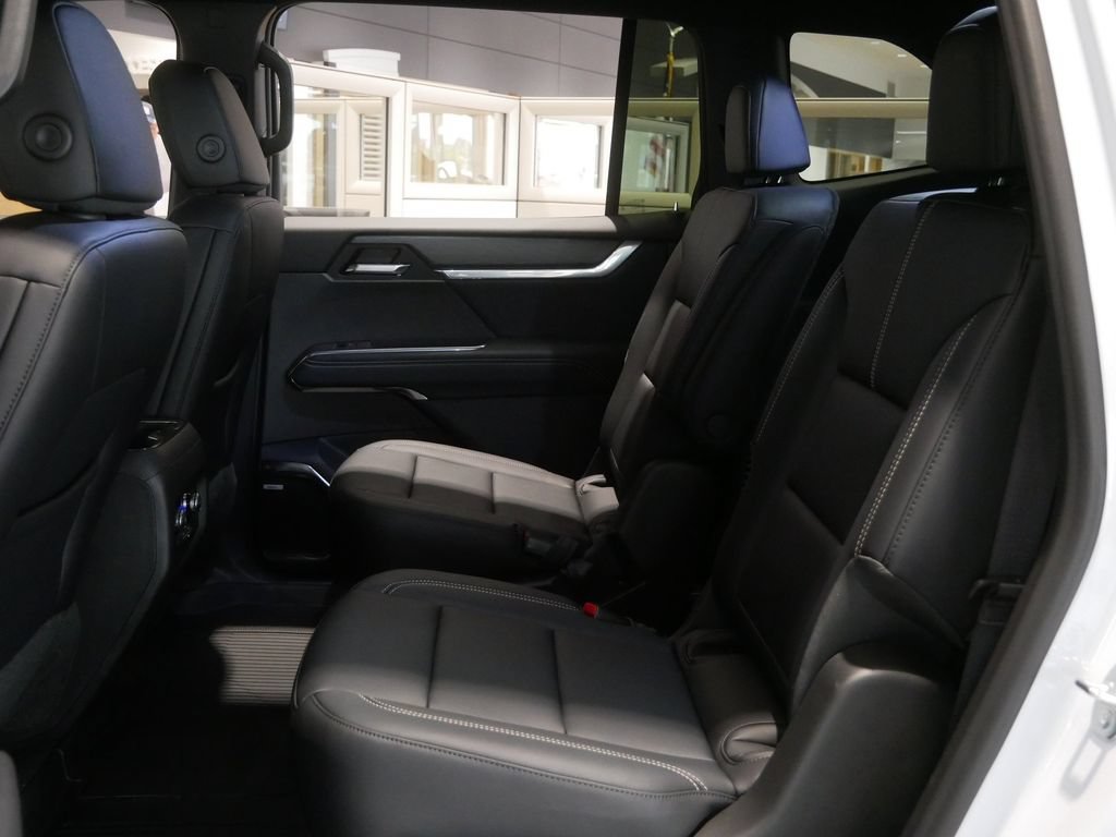 New 2026 GMC Acadia Elevation w/ Elevation Premium Package AWD/4WD image 11