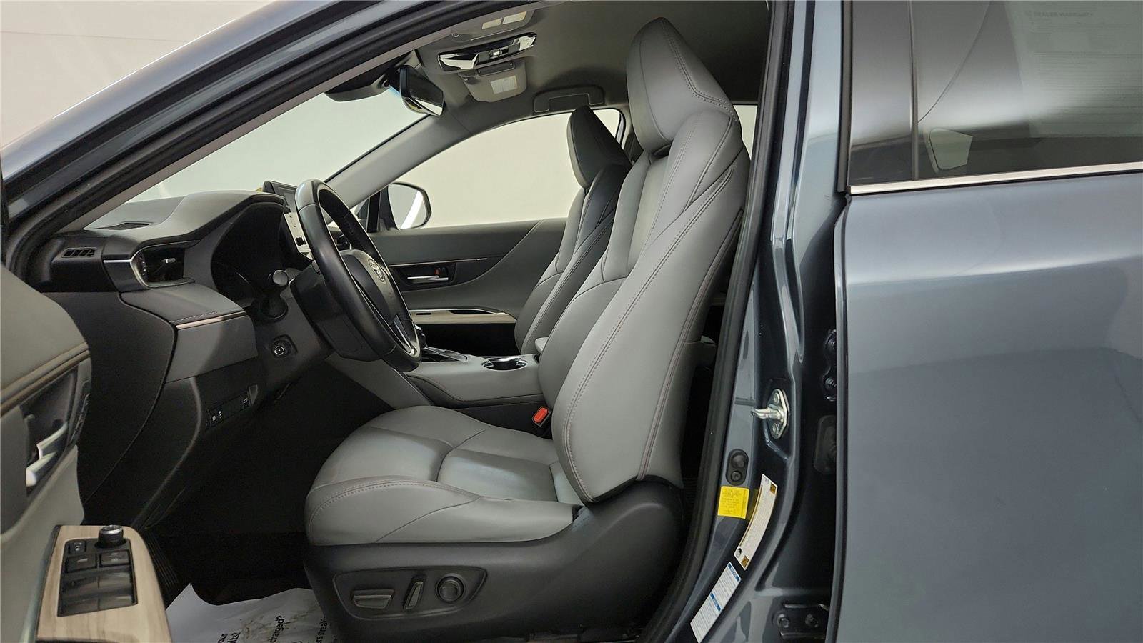 Certified 2022 Toyota Venza XLE image 25