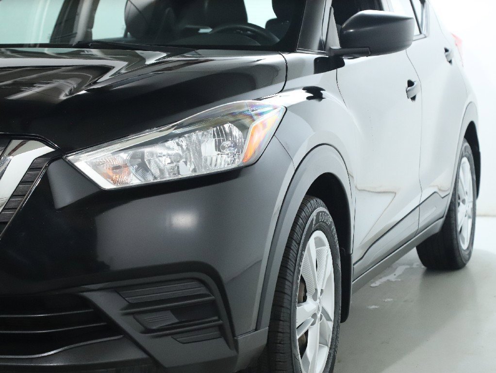 Used 2019 Nissan Kicks S image 4