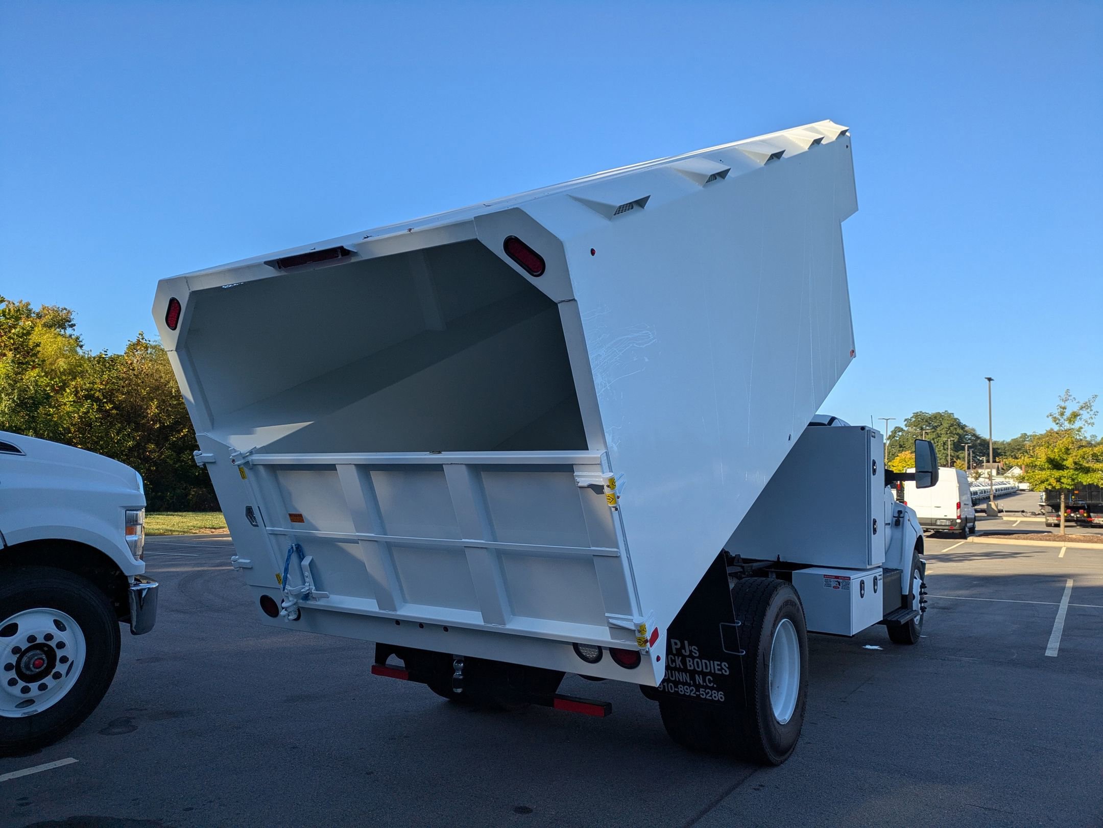 New 2026 Ford F750 2WD Regular Cab Super Duty image 30