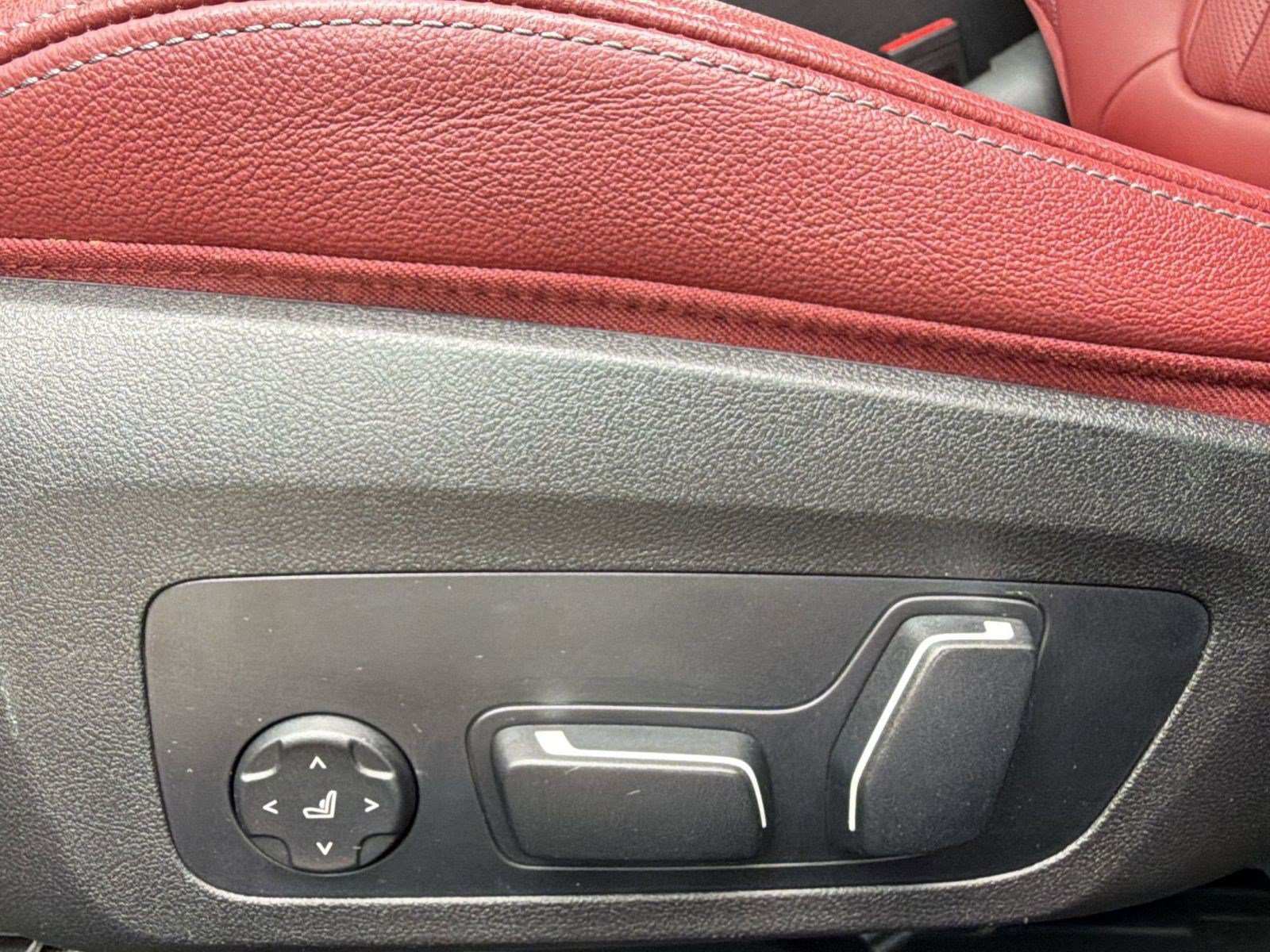Used 2025 BMW 330i Sedan RWD image 13