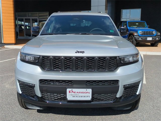 New 2025 Jeep Grand Cherokee L Limited w/ Black Appearance Package image 9