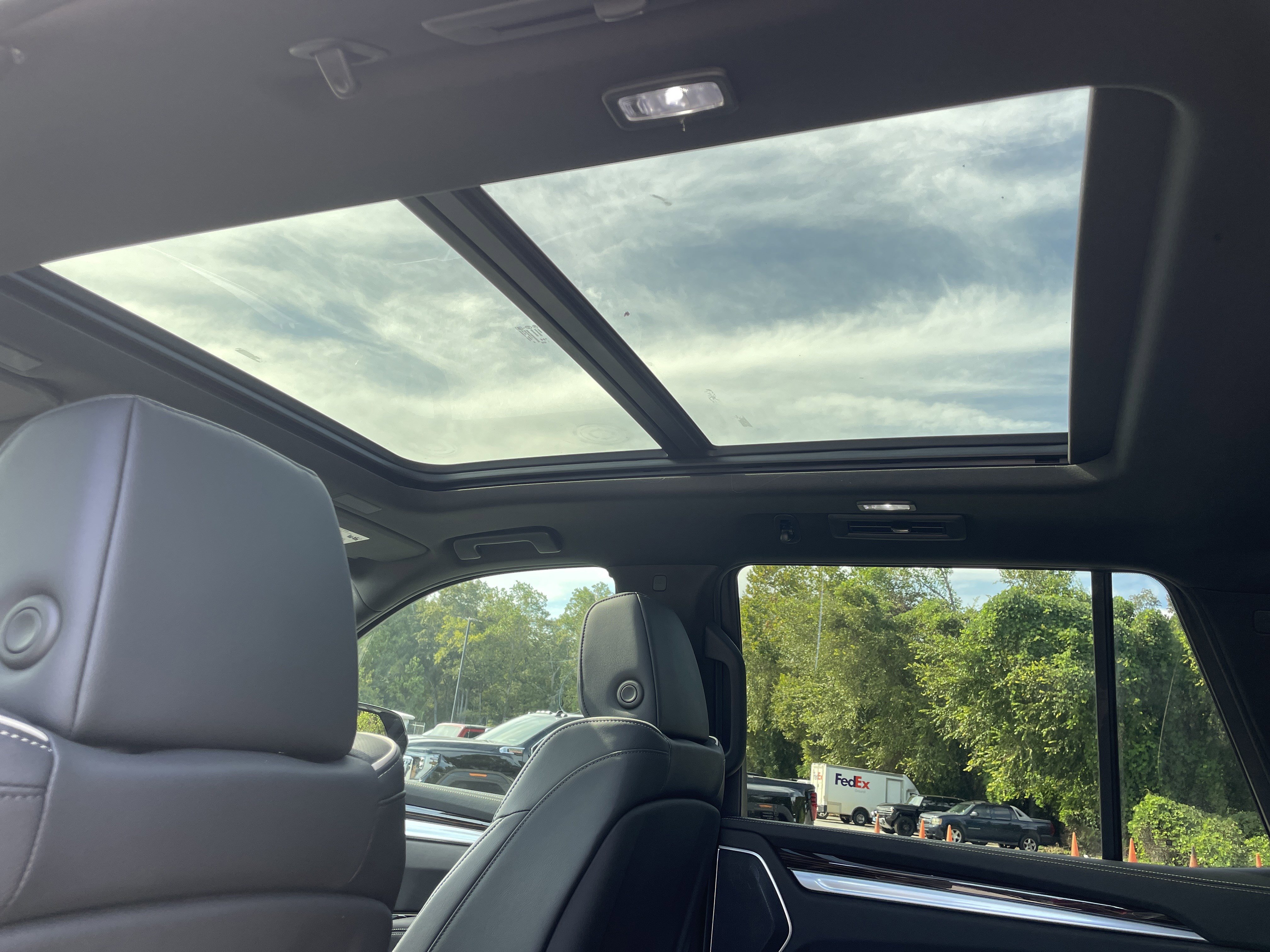 New 2026 Cadillac Escalade Luxury image 17