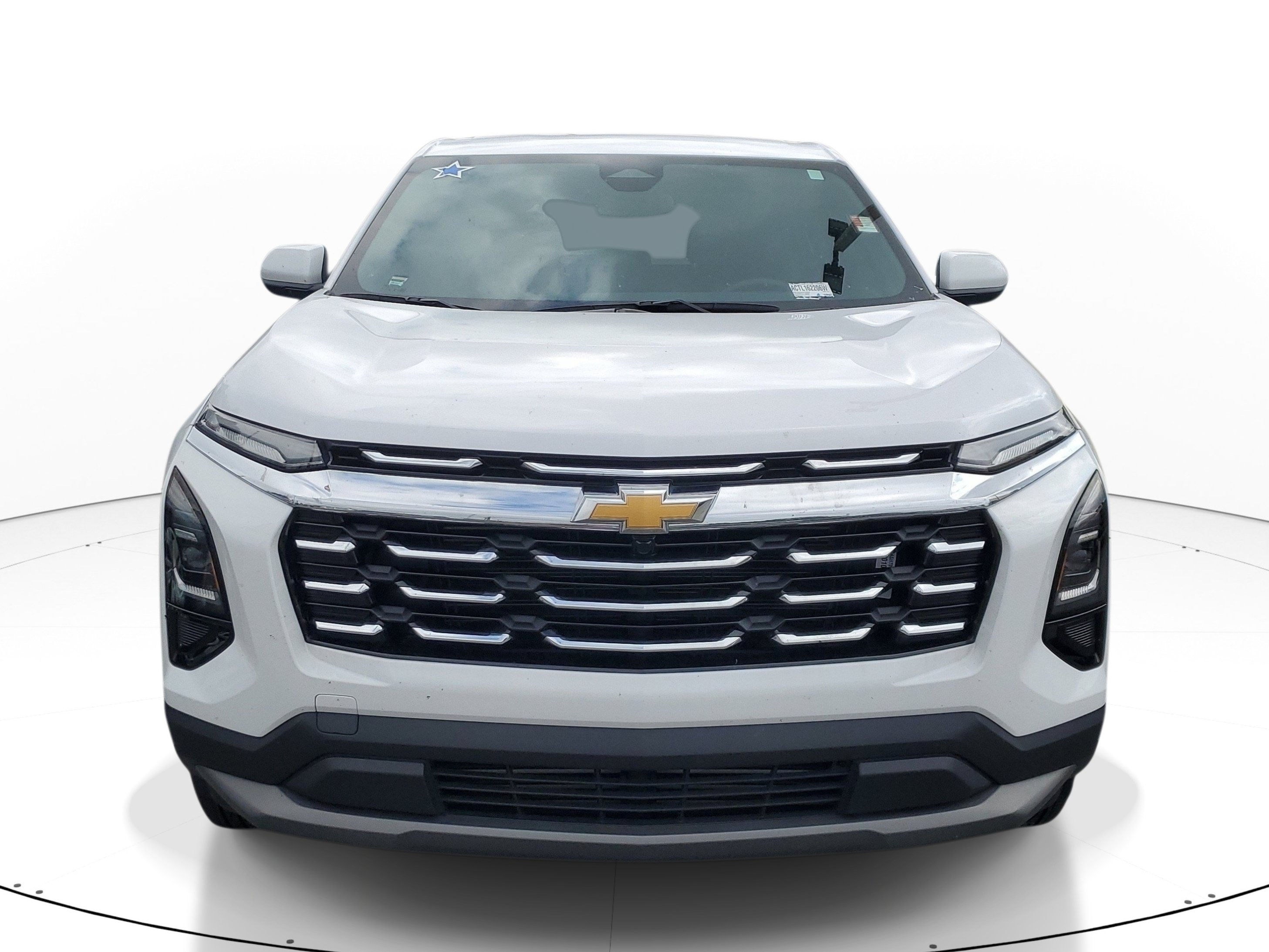 Used 2026 Chevrolet Equinox LT FWD image 2
