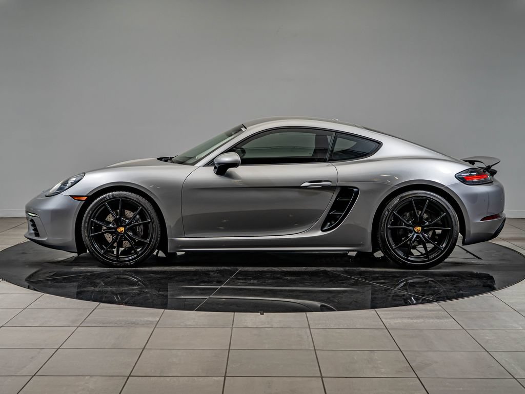 Used 2017 Porsche 718 Cayman RWD image 2