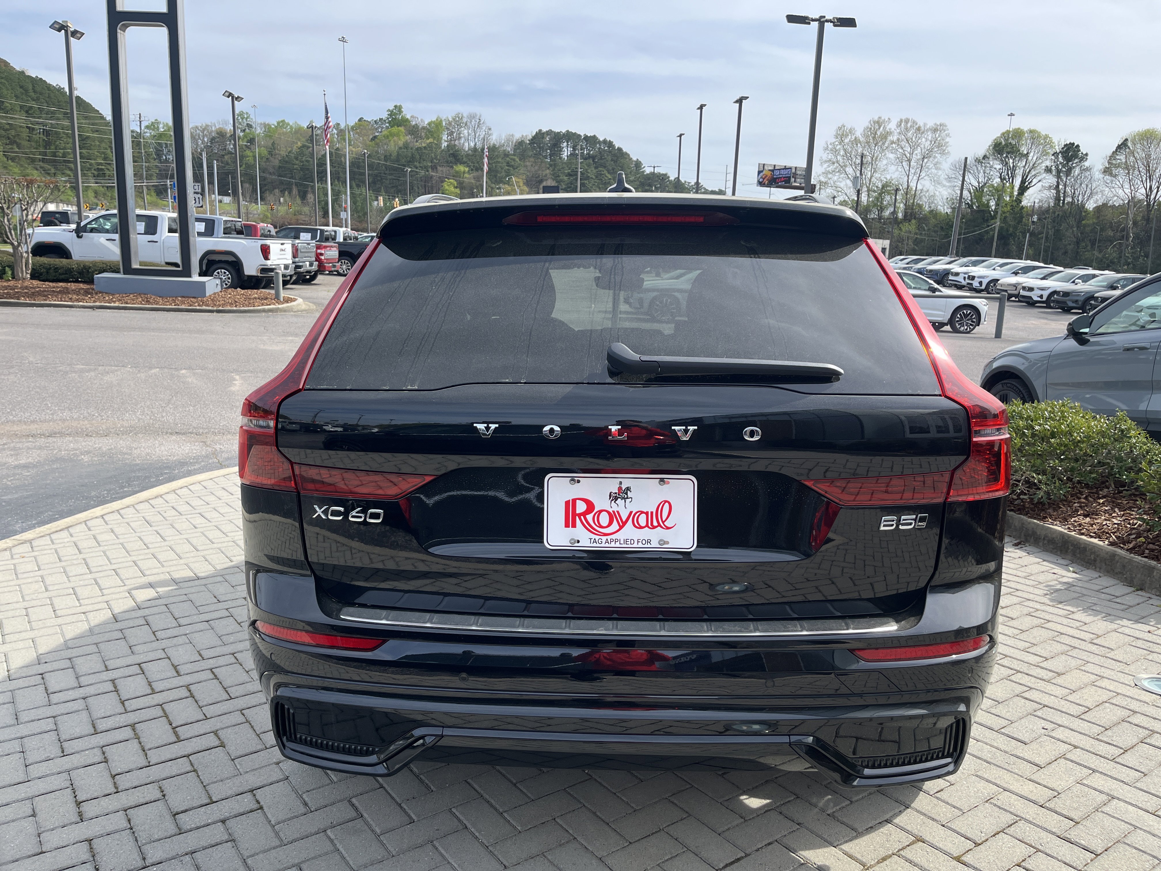 New 2026 Volvo XC60 B5 Core w/ Protection Package Premier image 4
