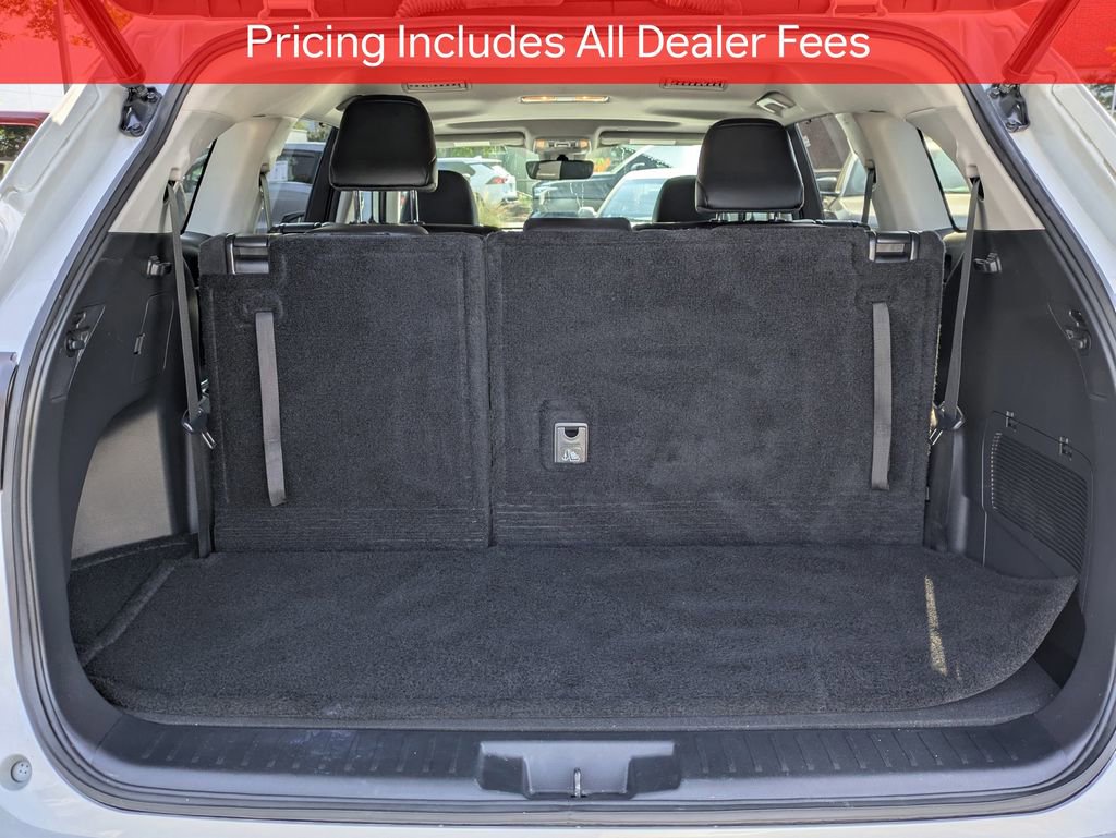 Used 2023 Toyota Highlander XLE FWD image 14