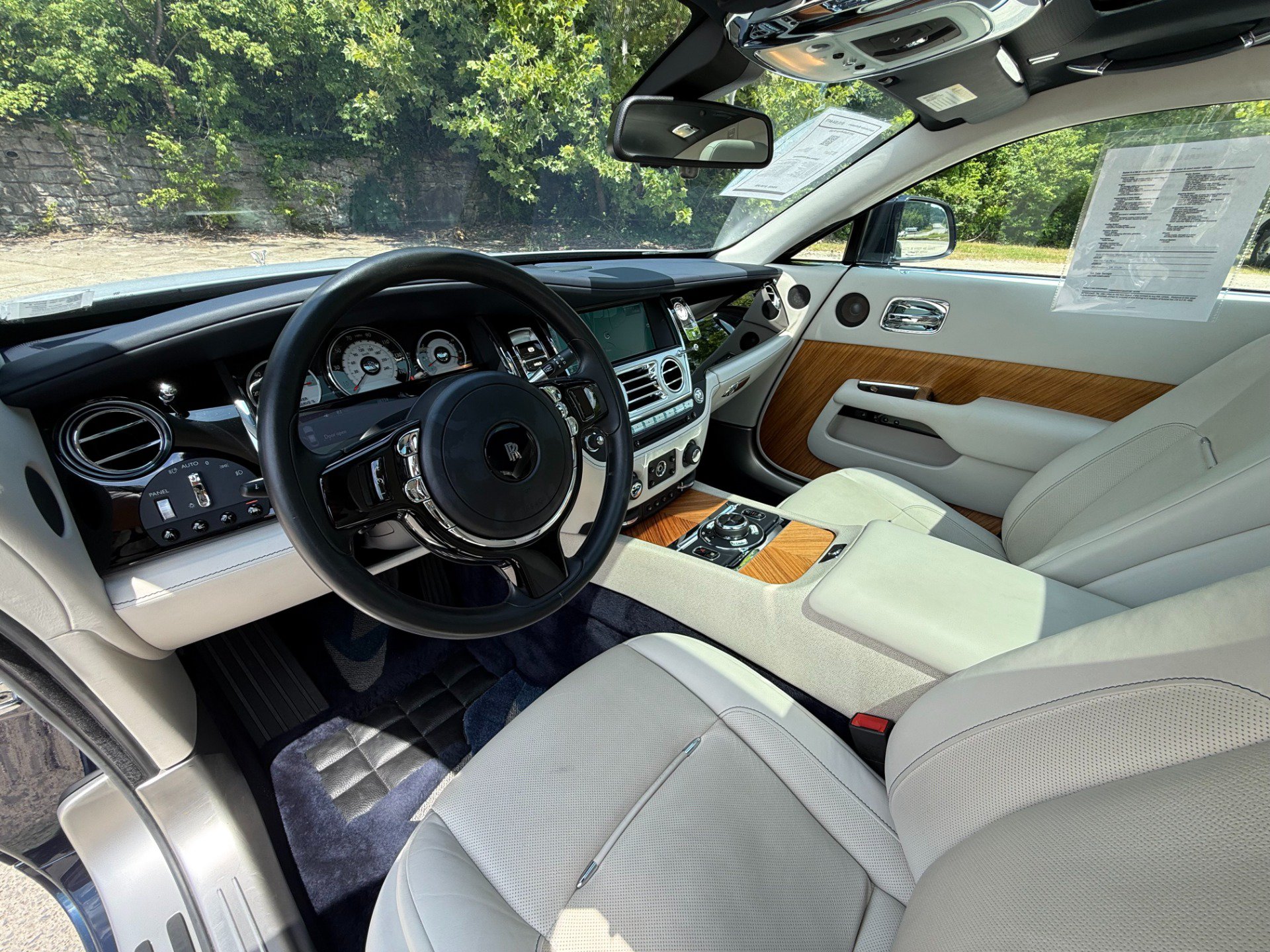 Used 2015 Rolls-Royce Wraith RWD image 11