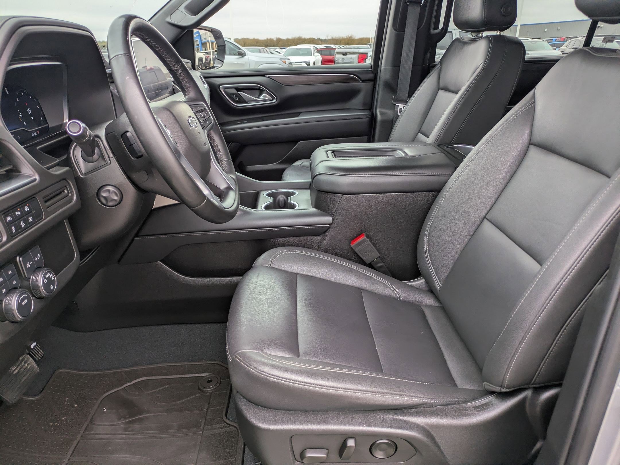 Certified 2024 Chevrolet Suburban Z71 w/ Luxury Package image 10