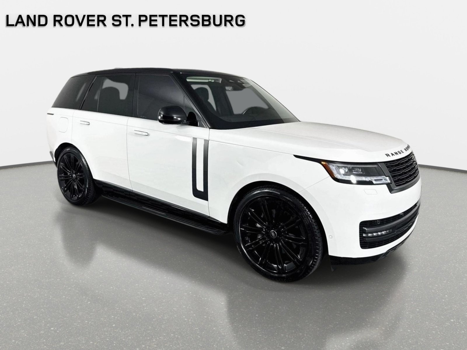 Used 2024 Land Rover Range Rover SE AWD/4WD image 3