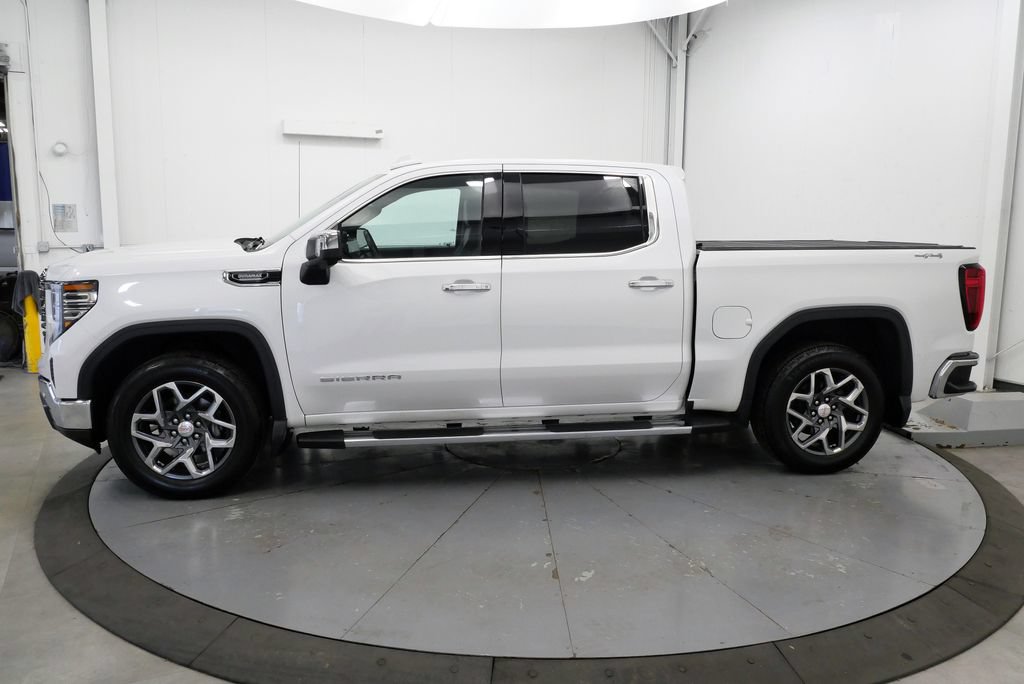 Used 2023 GMC Sierra 1500 SLT w/ SLT Premium Plus Package AWD/4WD image 4