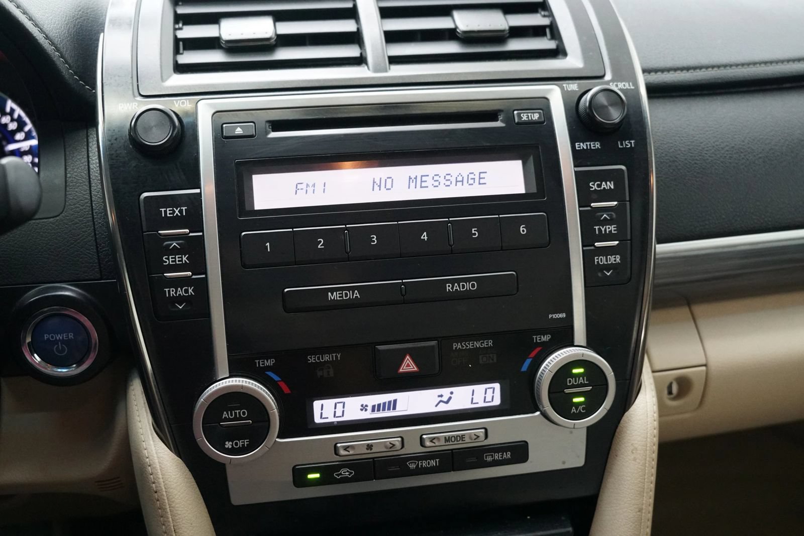 Used 2012 Toyota Camry LE w/ Preferred Accessory Pkg FWD image 25