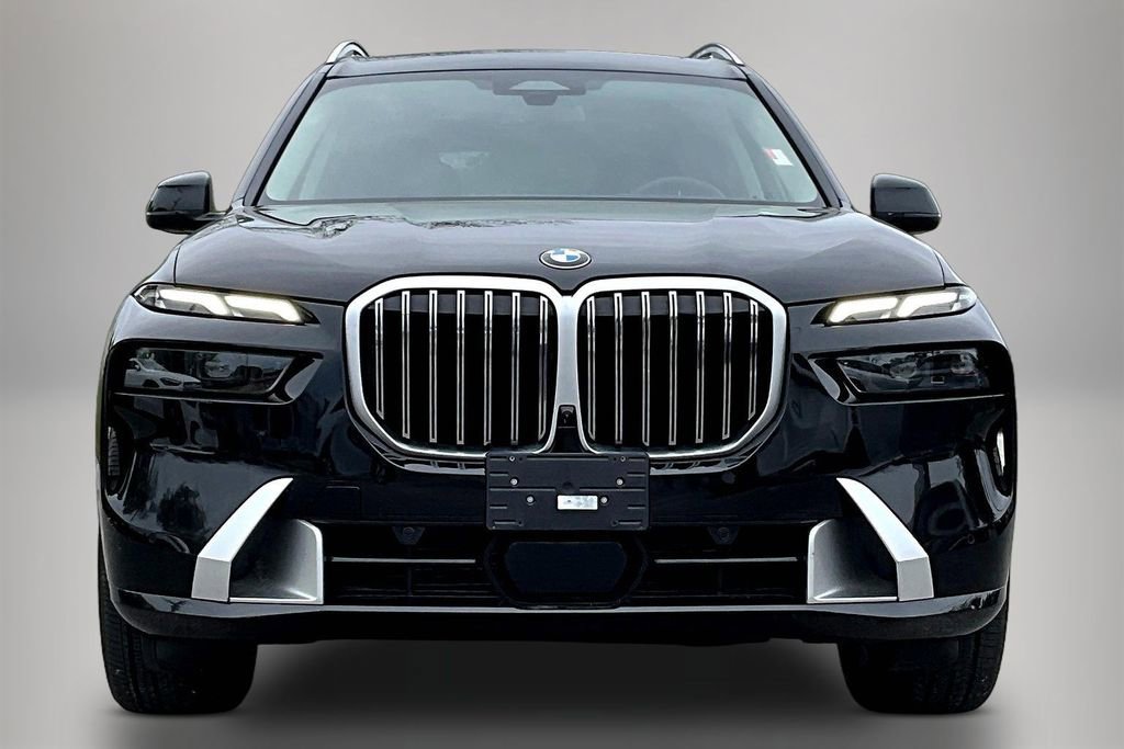Used 2023 BMW X7 xDrive40i w/ Premium Package image 3