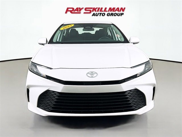 Used 2025 Toyota Camry LE image 2