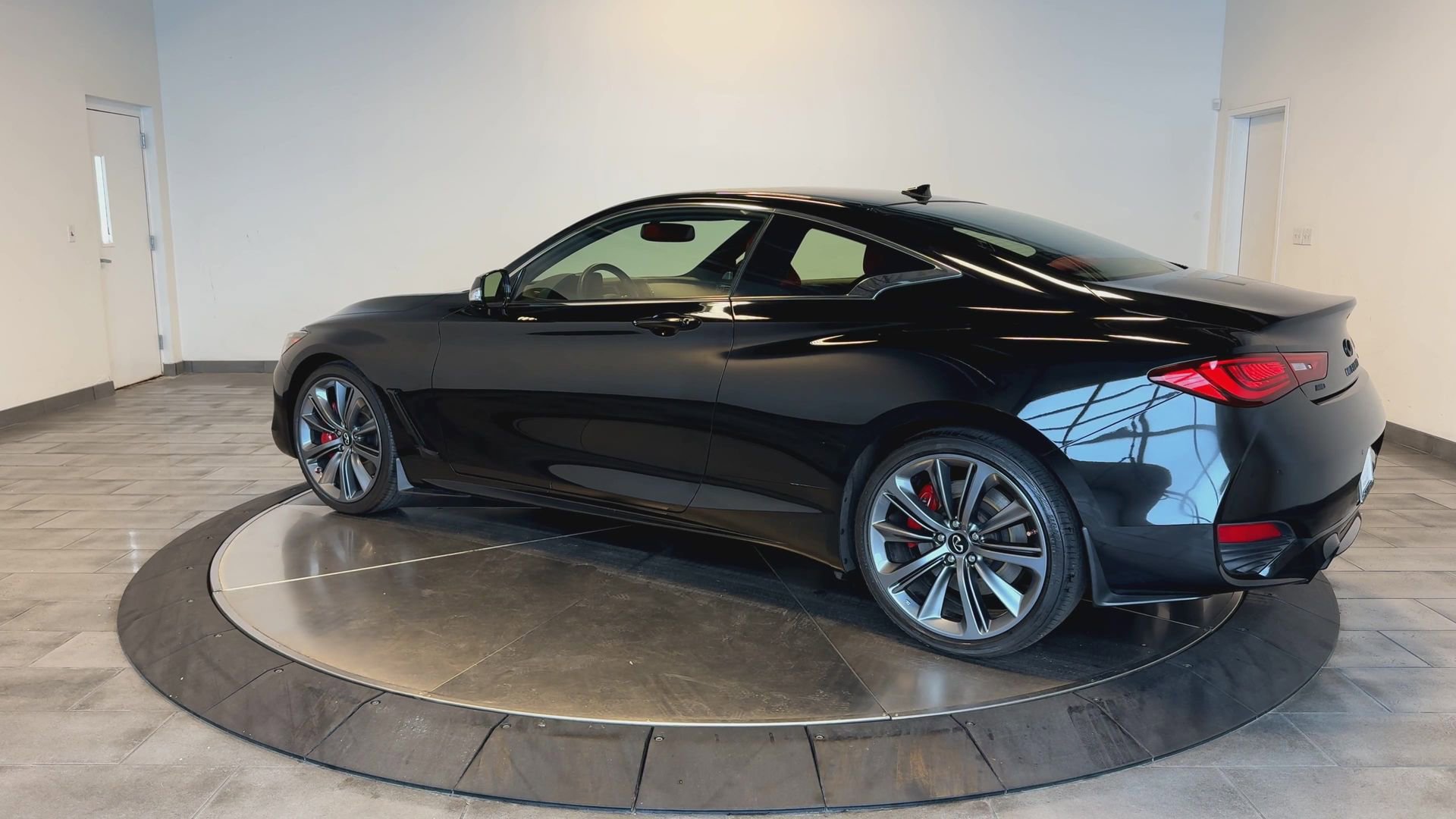 Certified 2022 INFINITI Q60 Red Sport 400 w/ Cargo Package image 6