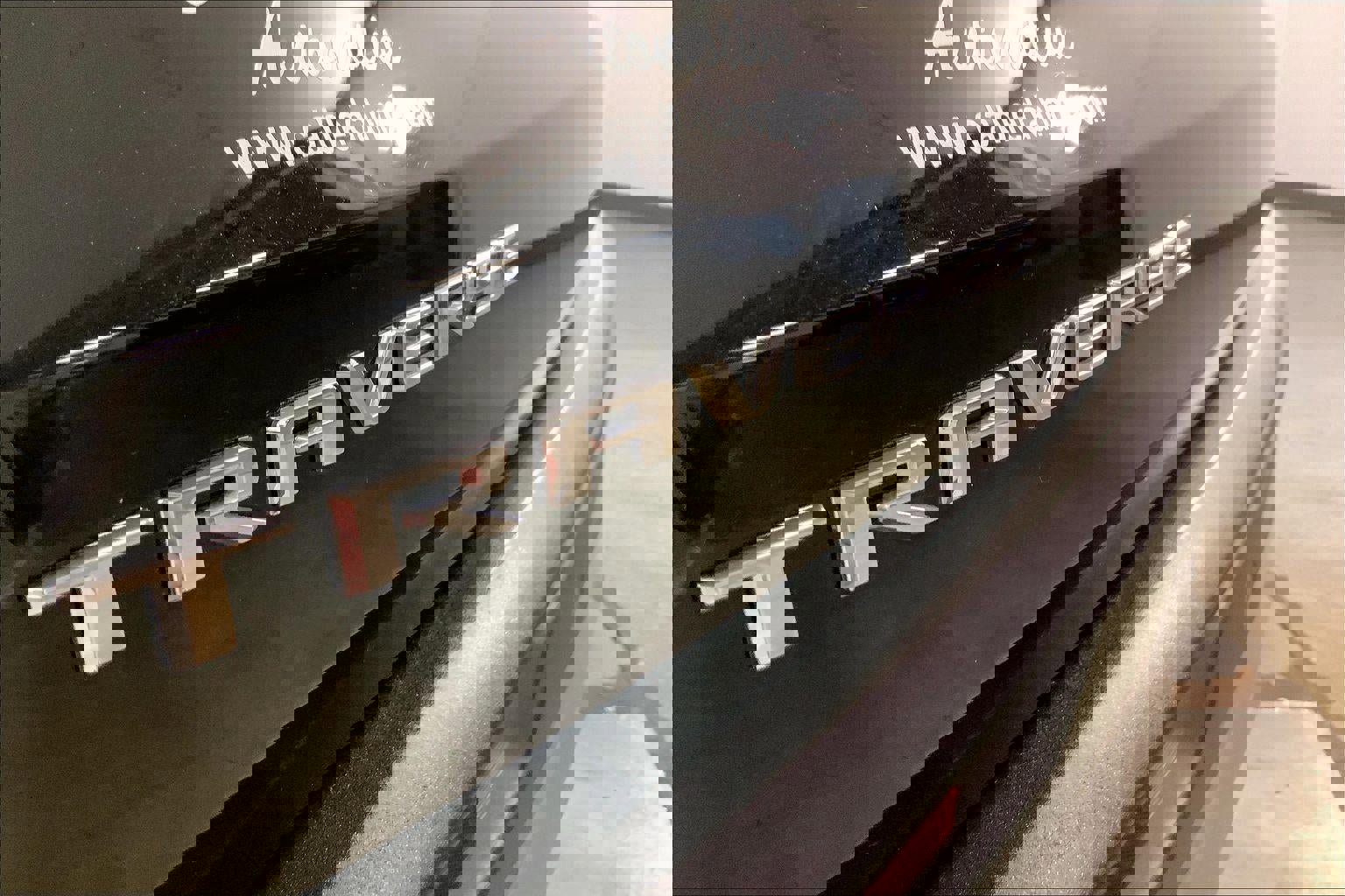 Used 2025 Chevrolet Traverse LT image 8