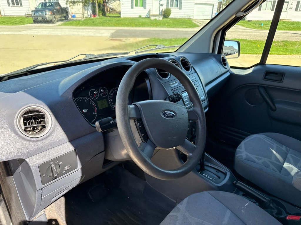 Used 2010 Ford Transit Connect XLT image 17