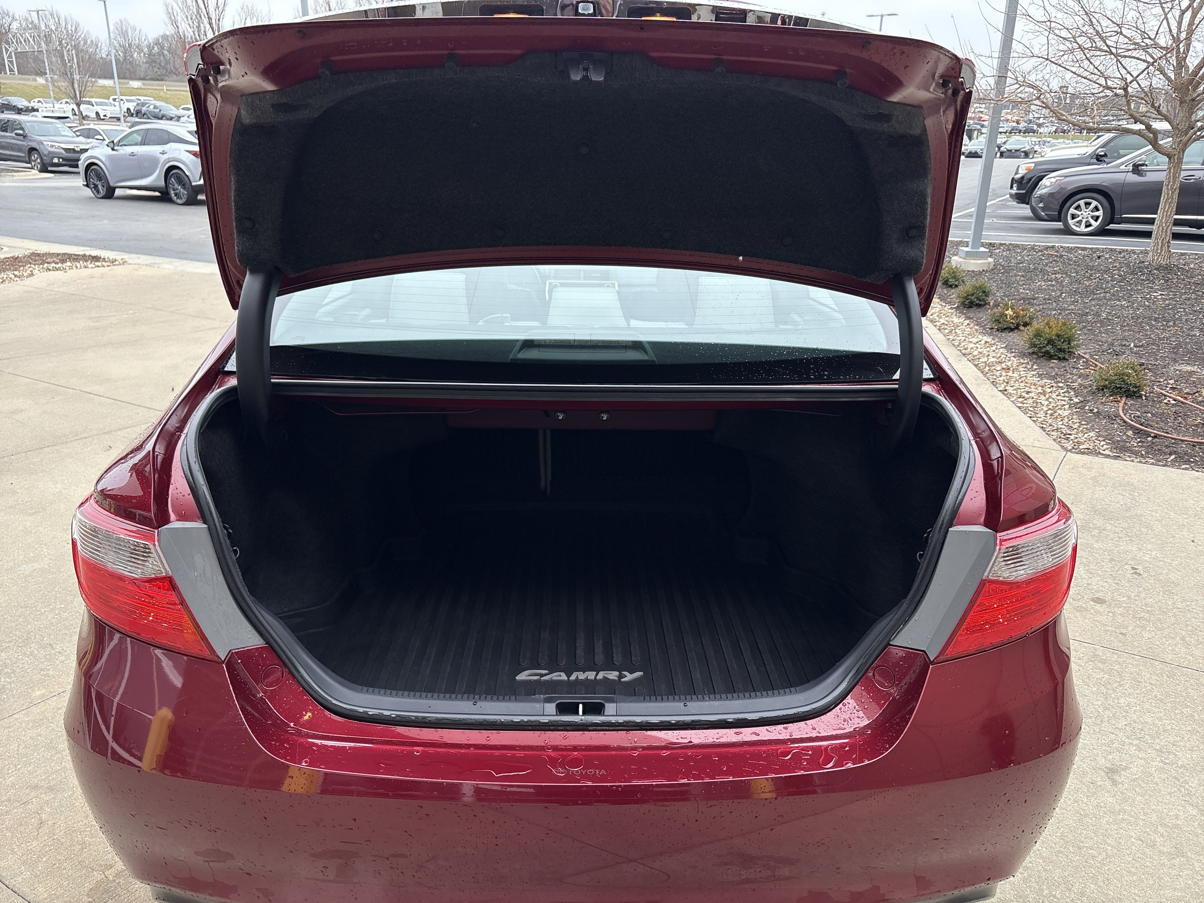 Used 2015 Toyota Camry XSE image 32