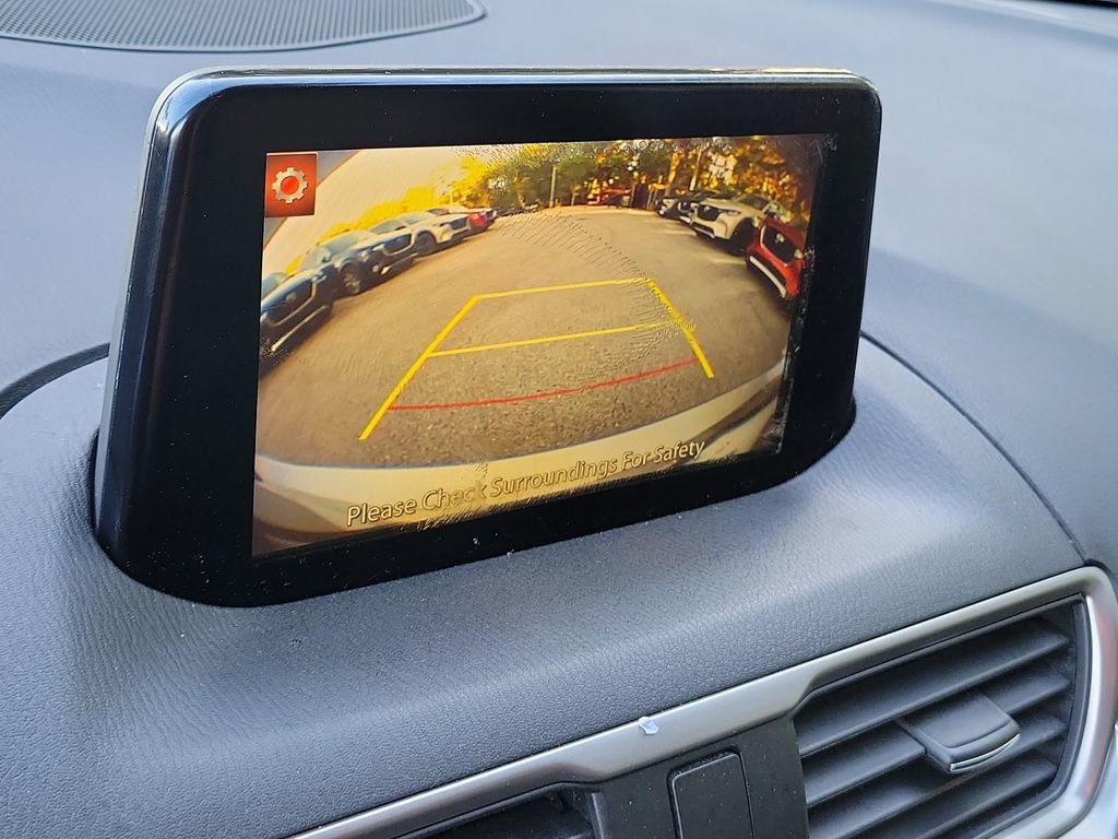 Used 2017 MAZDA MAZDA3 Touring image 28