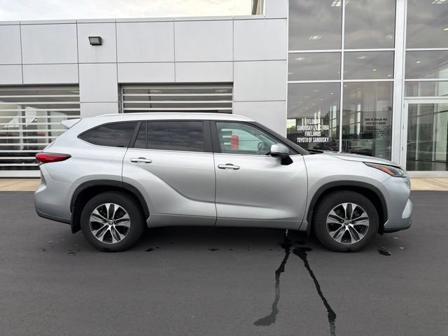 Used 2023 Toyota Highlander XLE FWD image 8