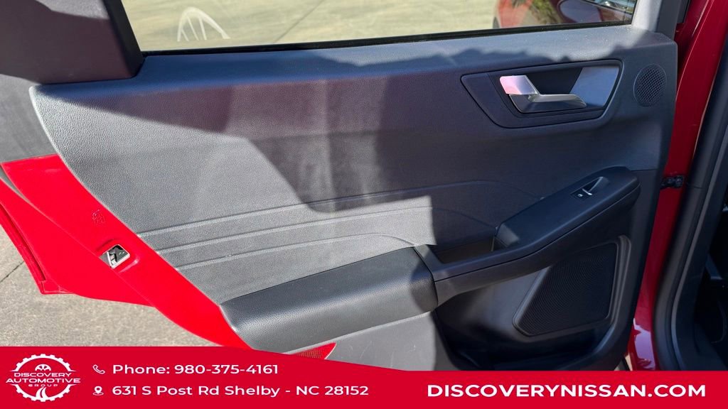 Used 2022 Ford Escape Titanium w/ Titanium Premium Package image 31