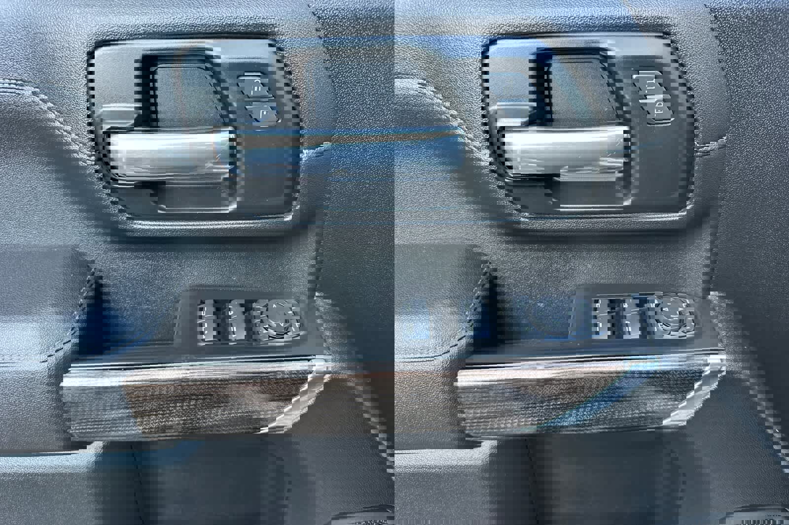 Used 2020 Chevrolet Silverado 2500 LT w/ All Star Edition image 12