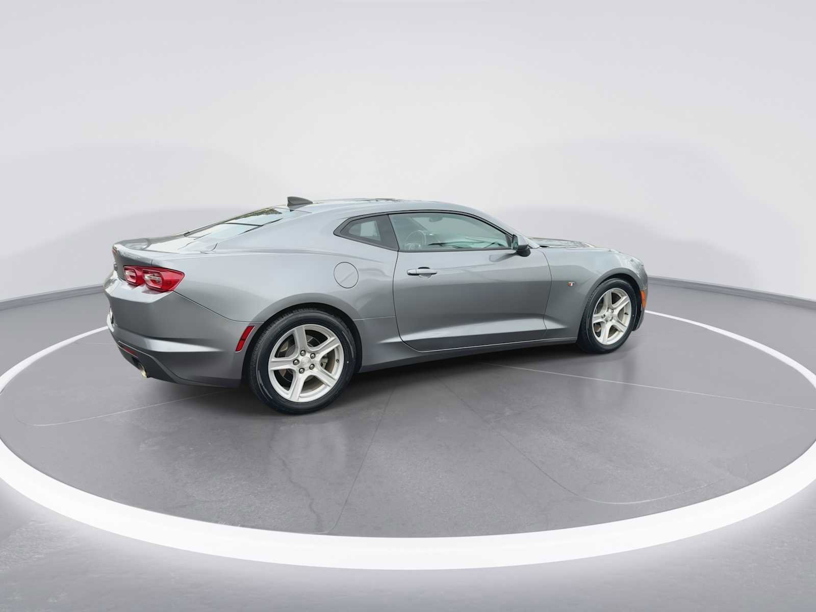 Used 2020 Chevrolet Camaro LT image 8