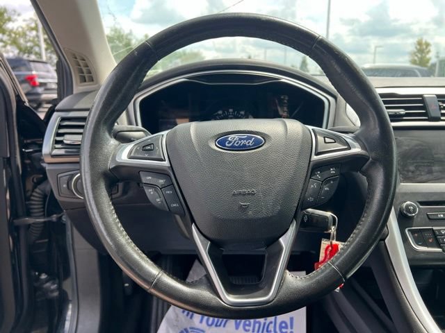 Used 2016 Ford Fusion SE FWD image 13