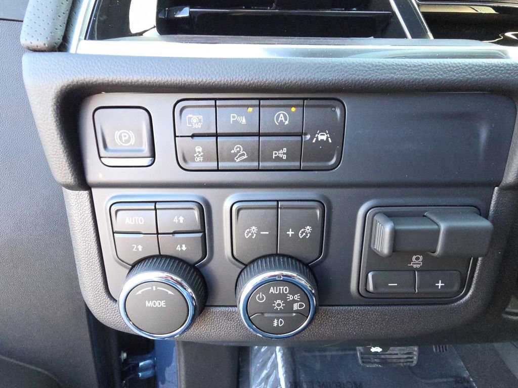 New 2026 Chevrolet Tahoe Premier w/ Sun And Tow Package AWD/4WD image 20