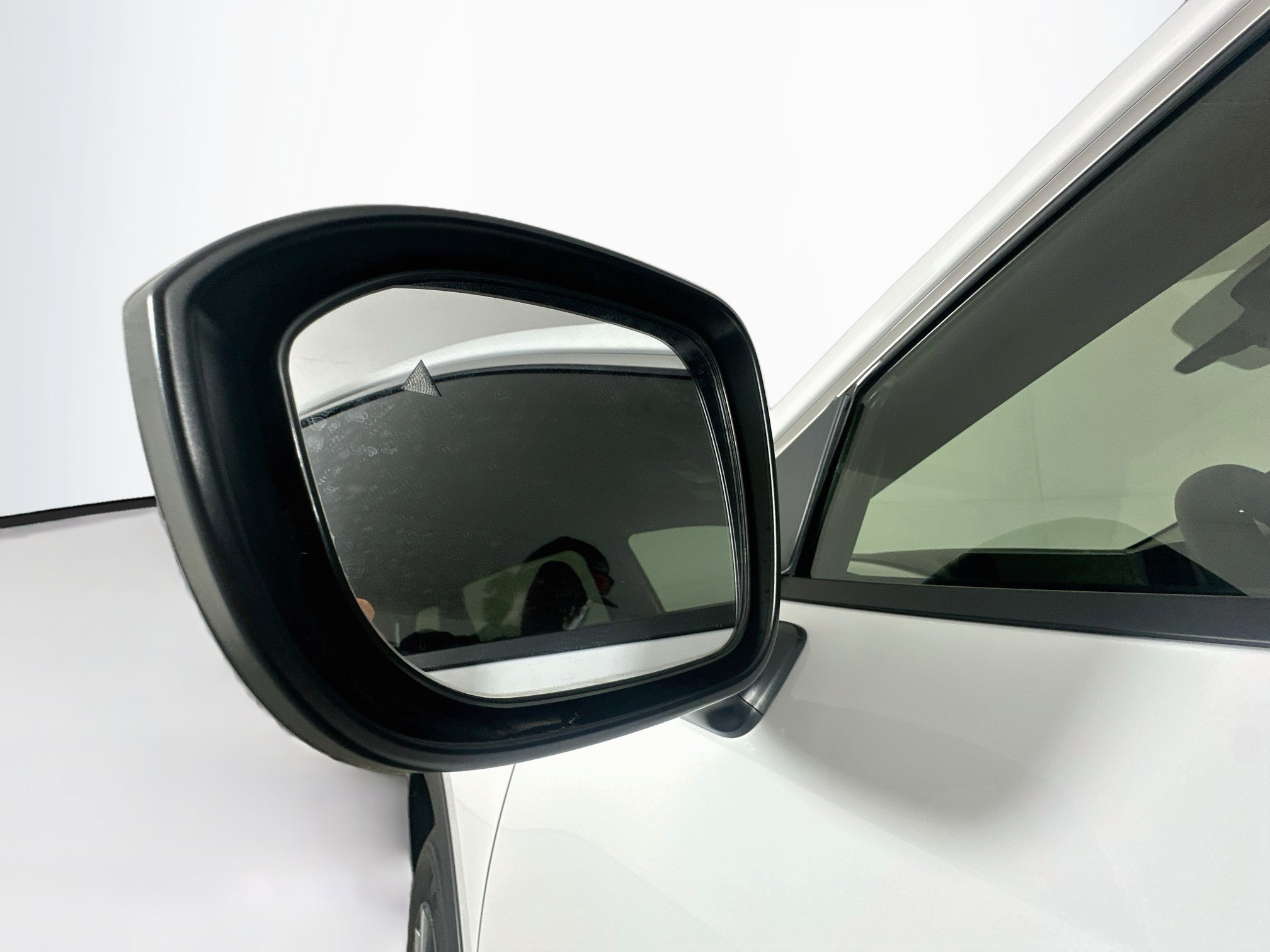 Used 2025 Nissan Kicks S FWD image 15