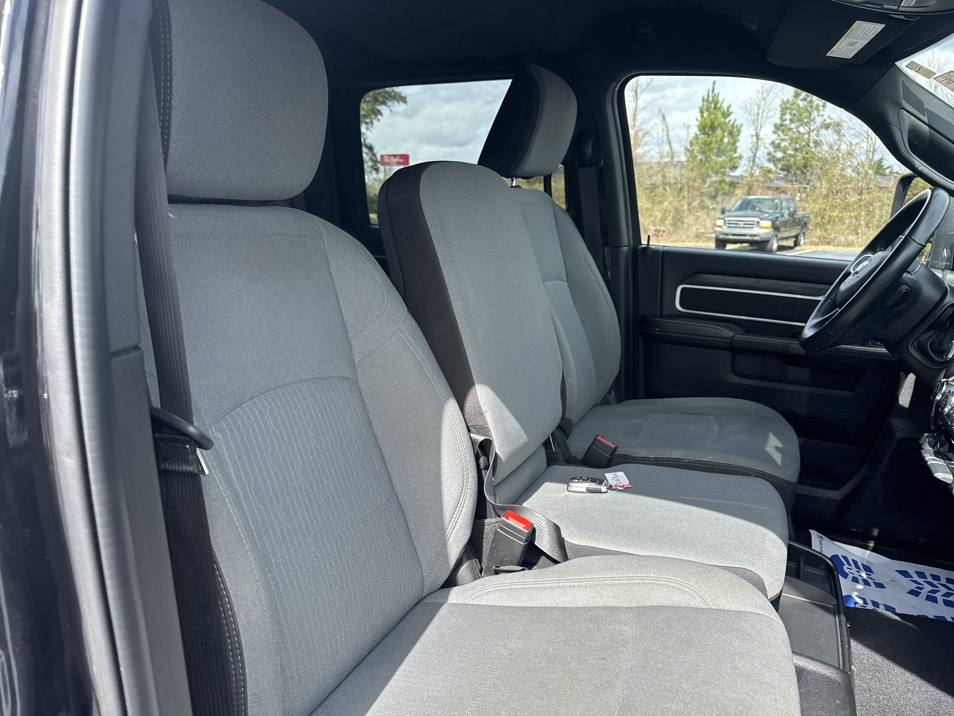 Used 2024 RAM 3500 Big Horn image 33